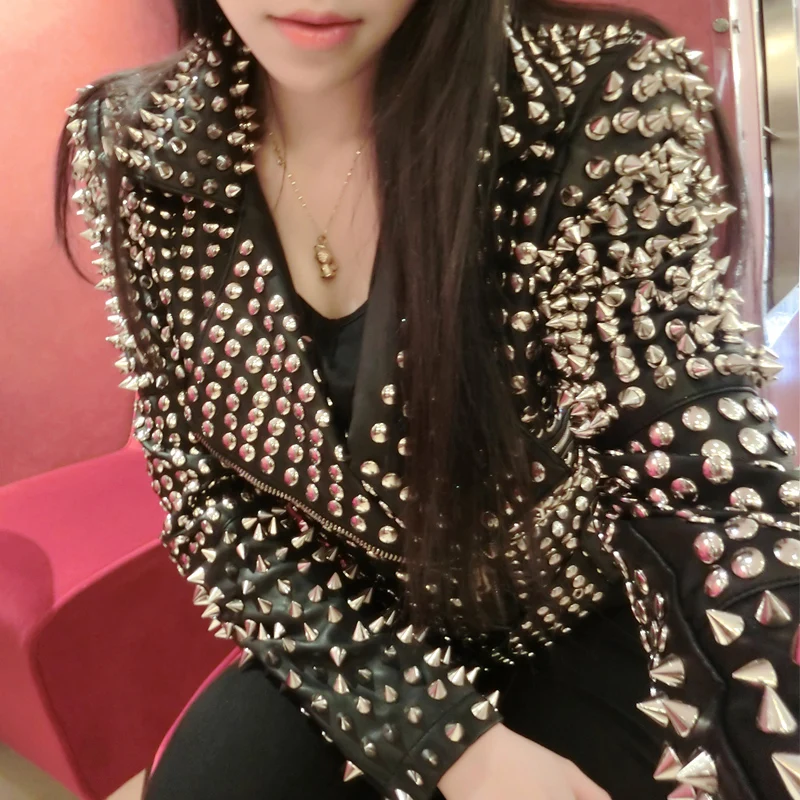 Роскошная женская сексуальная модная куртка с заклепками, уличная одежда в стиле панк-рок-ролл, верхняя одежда из искусственной овчины, Куртки из искусственной кожи D134
