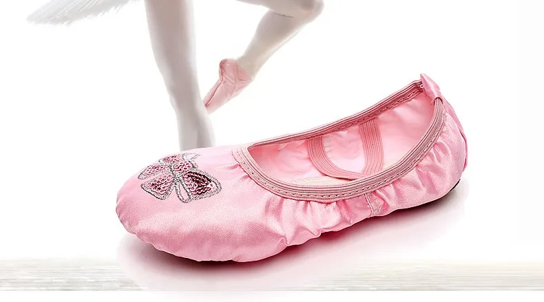 Детская обувь для начинающих, для занятий танцами, мягкая подошва, атлас, балетные костюмы для девочки Тапочки, танцевальные балетки
