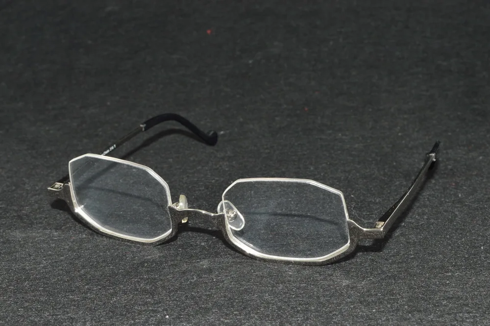 

= CLARA VIDA = Vintage Retro Anti fatigue resin upside down men women Reading Glasses +1.25 +1.5 +1.75 TO +2.75 +3