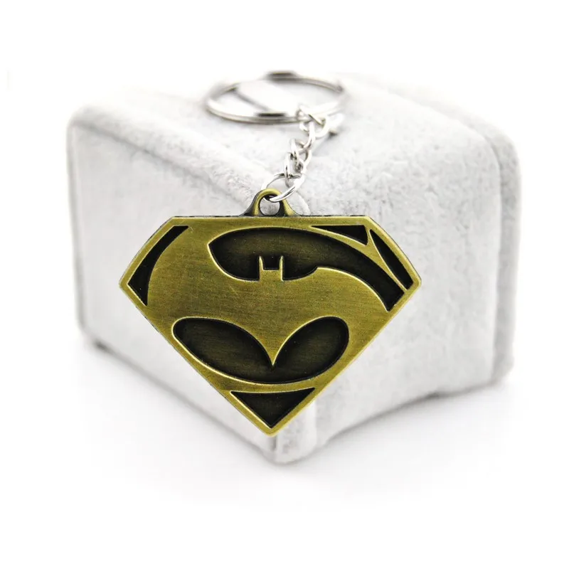 

Trinke Creative Custom Batman Keychain Superman Ring Super Hero KeyRing Anime Key Chain Metal Car Banner Holder Men Gift Souveni