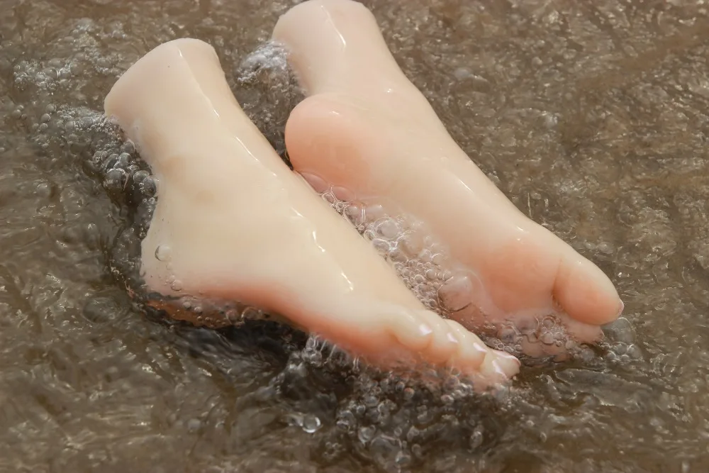 

Free Shipping!! Best Quality Fashionable Bendable Foot Mannequin Flexible Mannequin Foot Hot Sale
