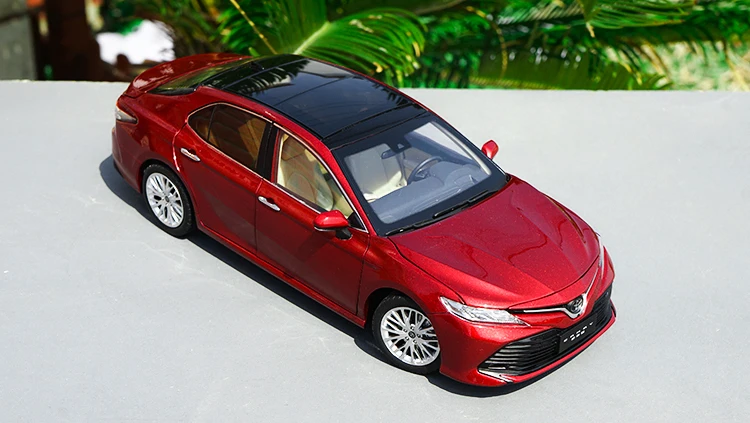 Изысканный 1:18 Toyota восьмого поколения Camry спортивная версия модели сплава автомобиля, коллекционная машинка Модель украшения