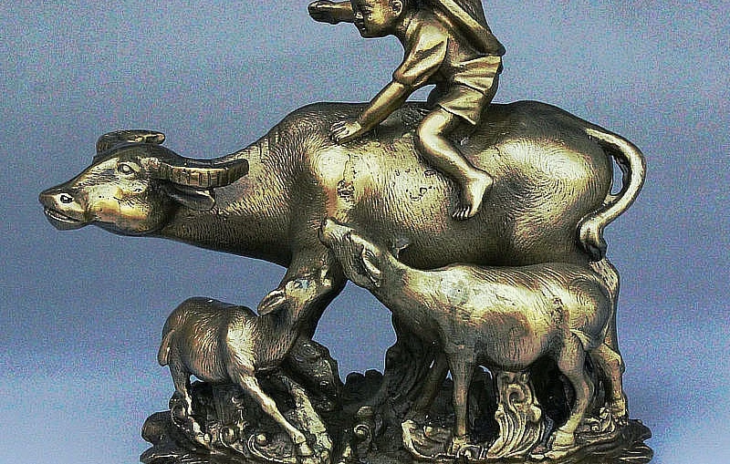 

7" Folk Old China Royal FengShui Bronze Kid Child Boy Ride Bull Ox Calf Statue