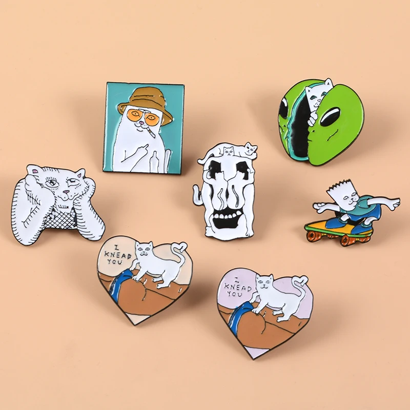 

Cartoon Funny Alien Skateboard Butt Cat Midder finger Heart Animal Soft Enamel Pin Metal Brooches Pins for Coat Jackets Bags