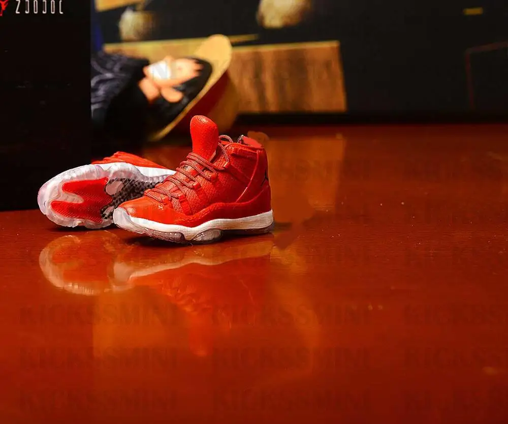 Китайский завод рекламные подарки дропшиппинг ручной работы AJ11 красный 1/6 масштаб 3D Мини кроссовок Кукла аксессуар - Цвет: a pair(naked shoe)
