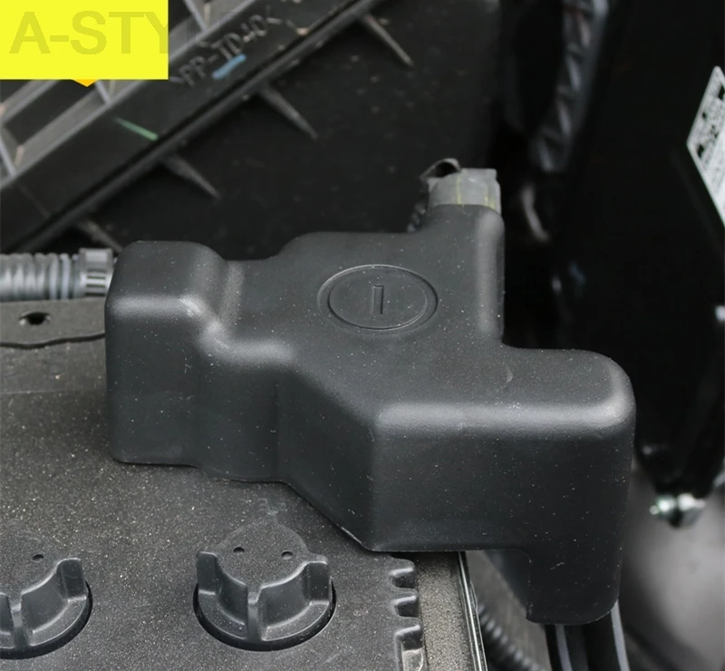 

For Toyota RAV4 RAV 4 2016 2017 Car Positive And Negative Battery Electrode Waterproof Dustproof Protective Cover car styling