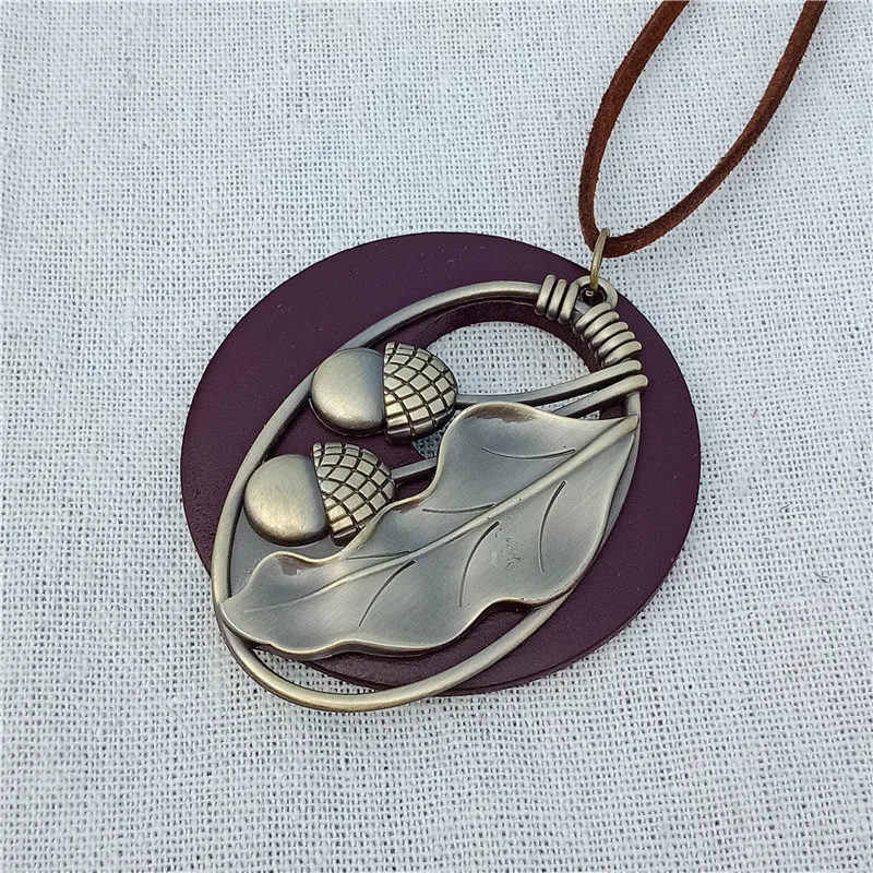 

Korea Girl Vintage Ornament Geometry Wooden Alloy Acorn Big Leaves Pendant Sweater Necklace for Women Simple Jewelry Accessories