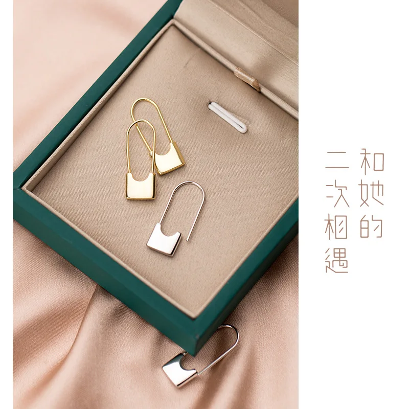 

1 Pair 2019 Creative New Design Paper Clip Shape Ear Buckle Earrings For Girl Lady Madam Women 100% 925 Sterling Silver Jewelry