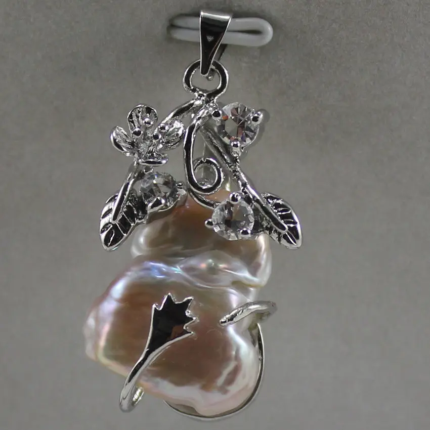 

Charming Natural Irregular Pink Mother of pearl women Pendant Necklace free plated chain