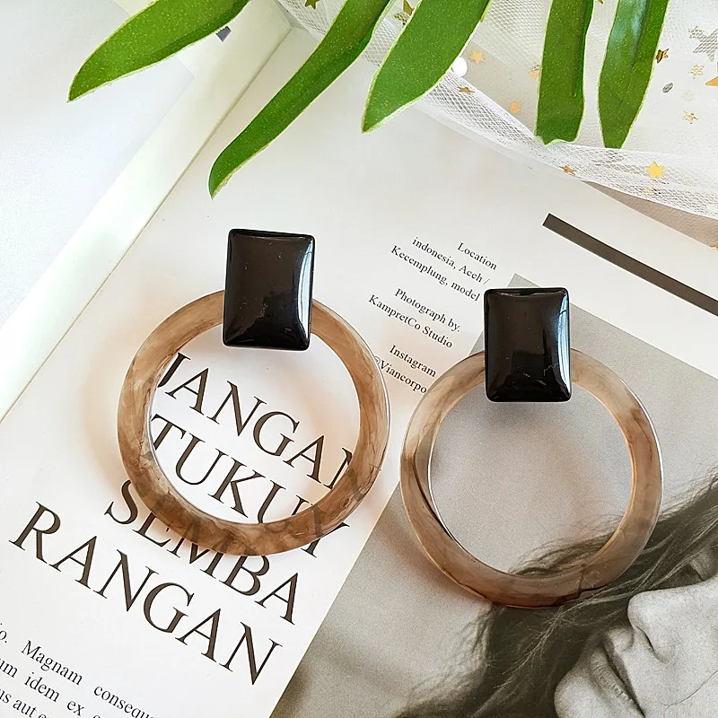 

Free Shipping New Fashion Brown Black Mixed Color Geometric Exaggerated Stud Earring