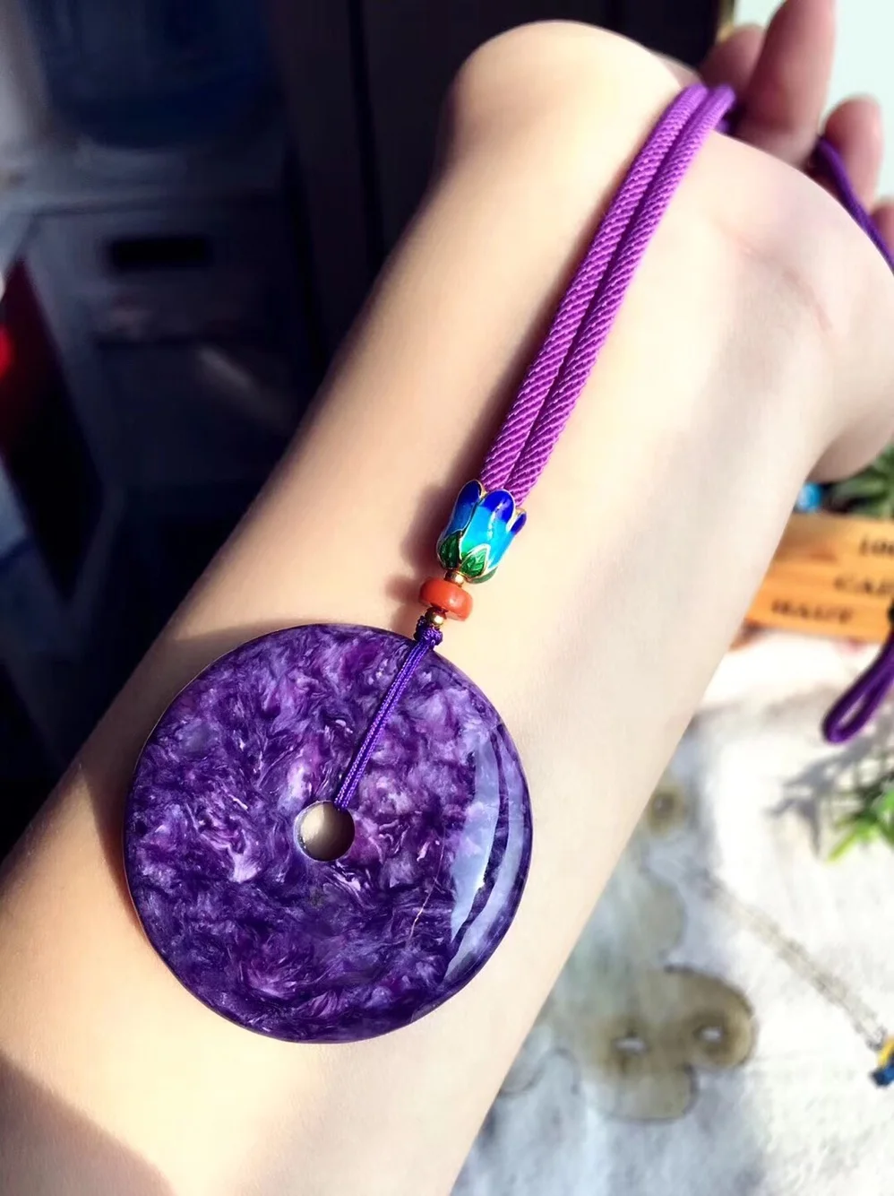 

Genuine Natural Charoite Gemstone Round Peace Pendant 39.2x7.6mm Necklace Crystal Bracelets for Man and Women