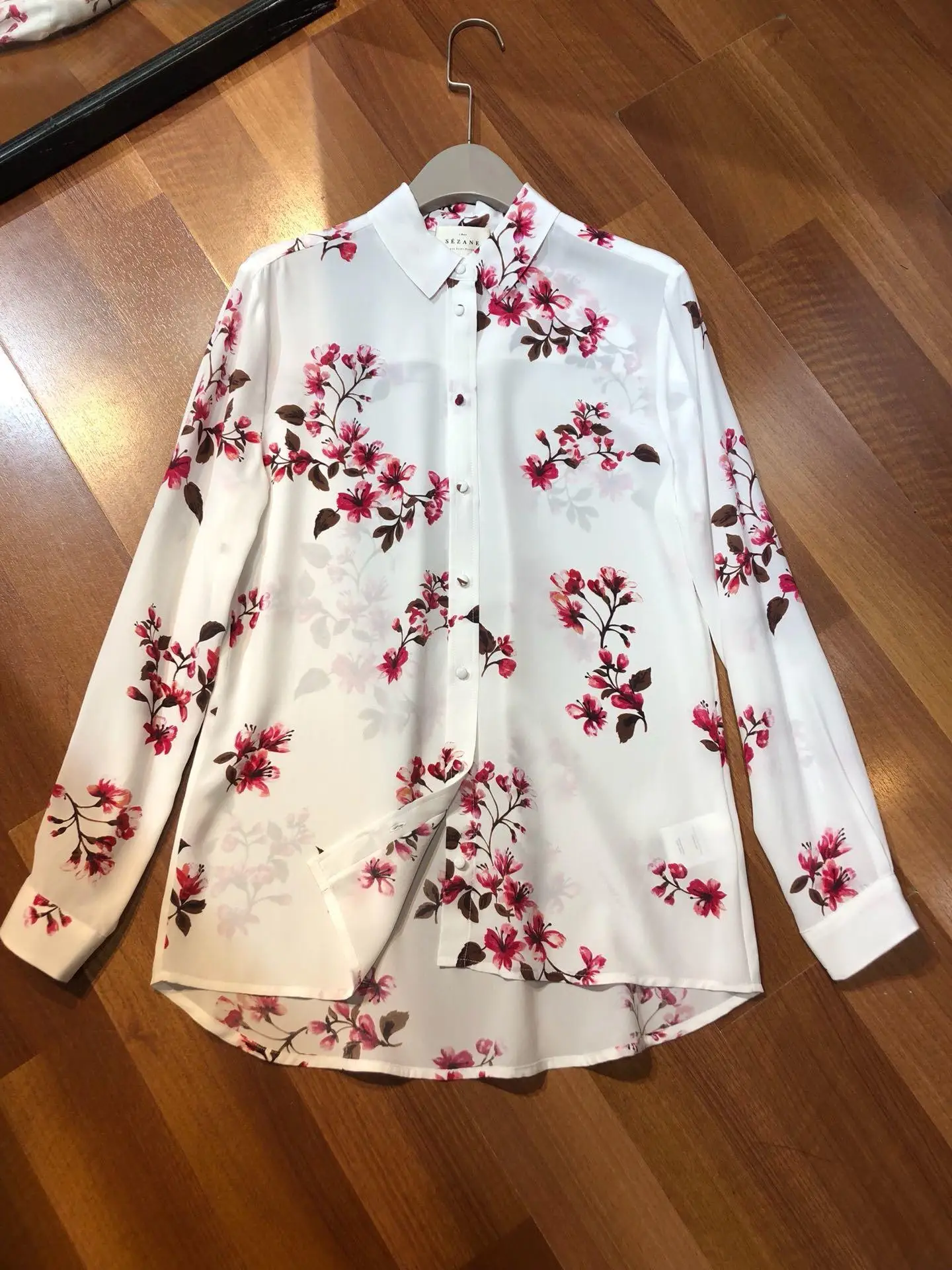

2019 new ladies fashion sexy long-sleeved printed silk shirt 0614