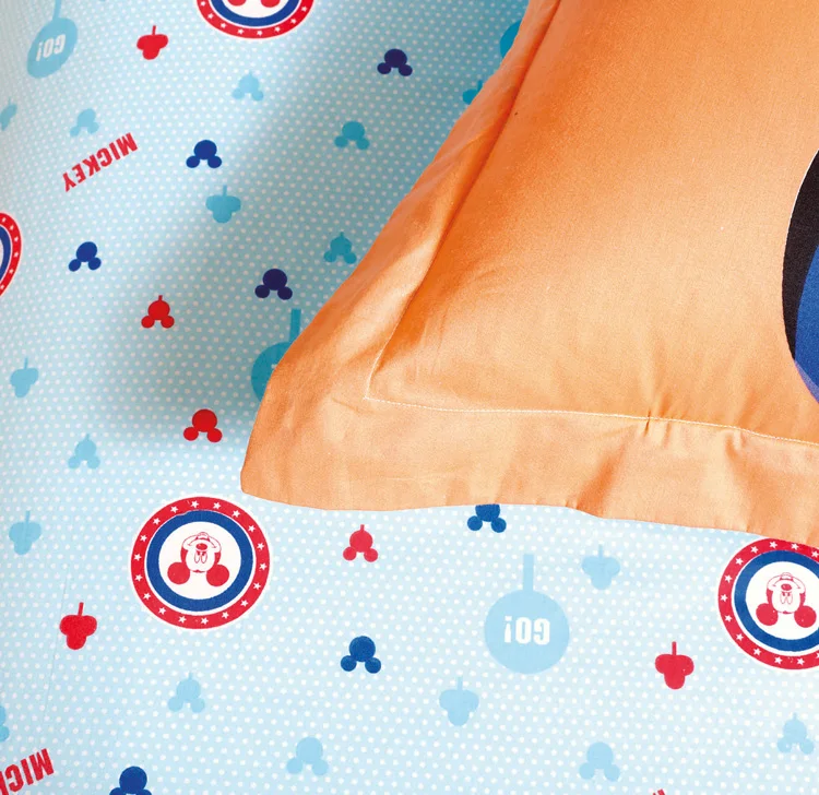 Mickey Mouse bedding set (6)