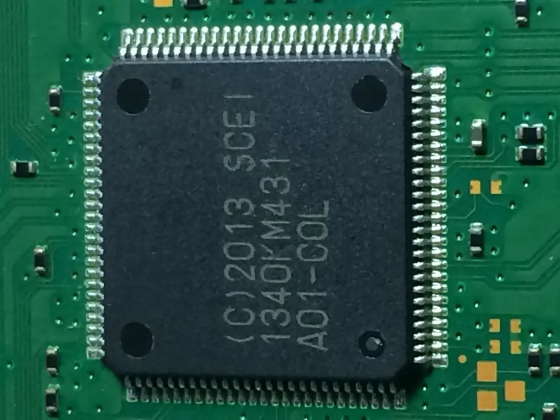 

Free shipping 2pcs/lot SCEI 1327KM44S A01-C0L AO1-COL Computer chip new original