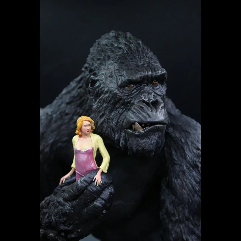 

COOL! KingKong and Anne statue model decoration color imitation copper statue Decoration character statue birthday holiday gifts