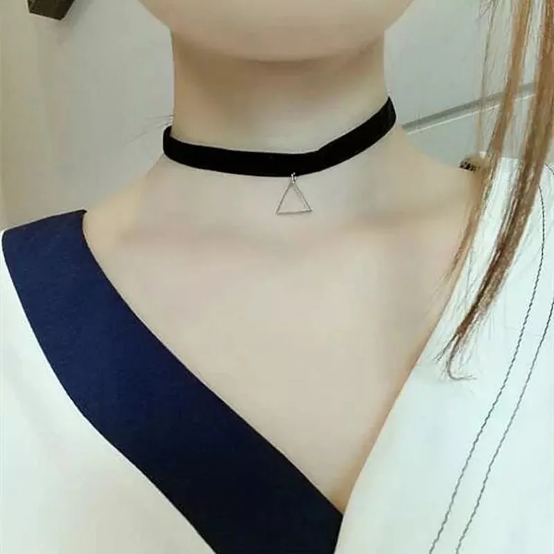 

1pcs New Styles Vintage Triangle Geometry Choker Necklace black Clavicle Choker Necklace For Women Chain Jewelry accessories