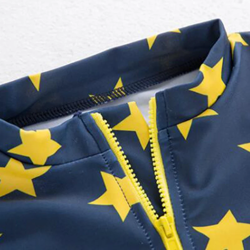 Цветной Цельный купальник для мальчиков черный фон звезды детский Rashguard 2 3 4 5 6