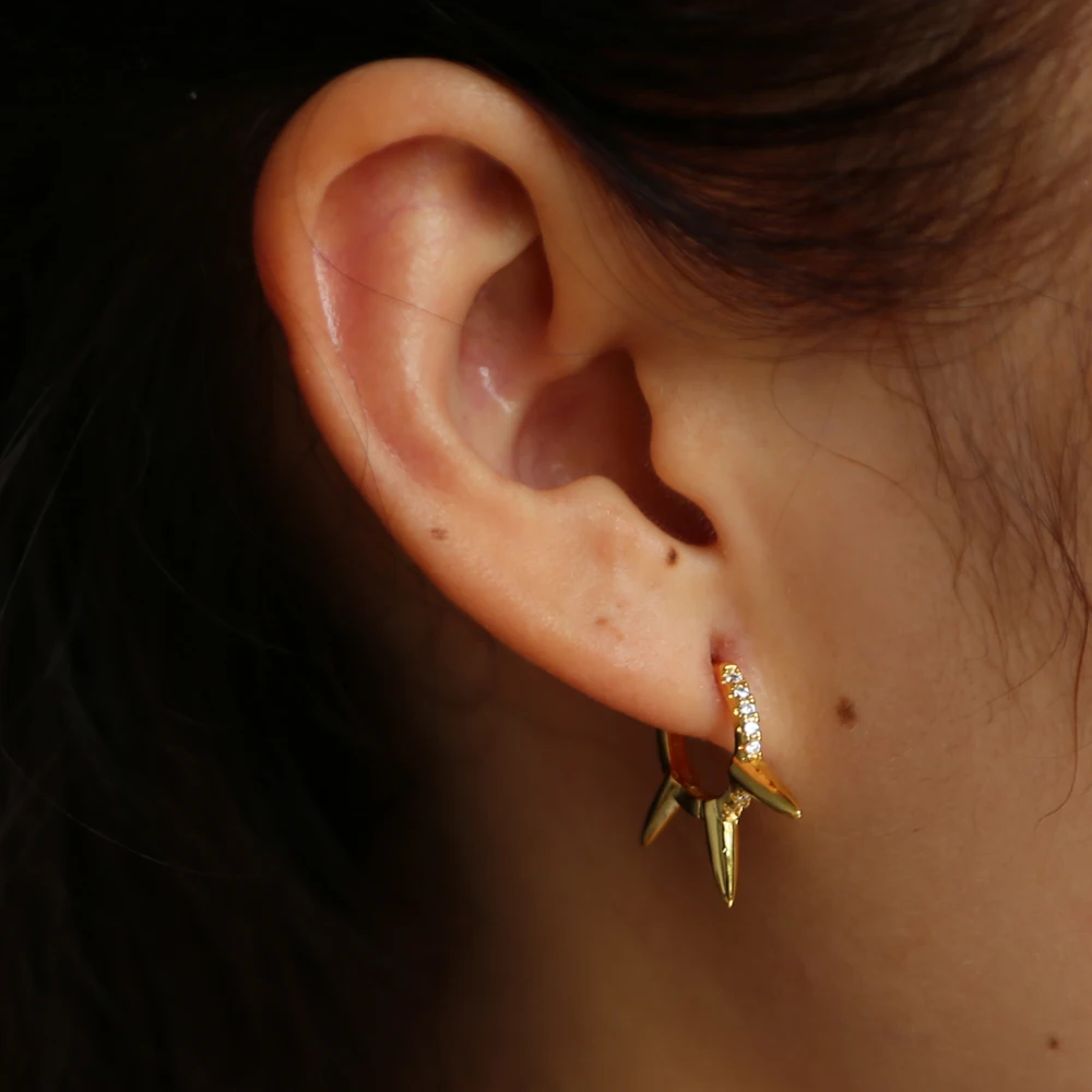 

2019 New Tiny spike hoop girl earrings with cz paved in rhoidum gold color plated fashion jewelry wedding engagement party gift