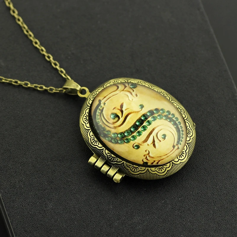 

Horcrux Locket Glass Box Alloy Pendant Cool Necklaces Necklace Chain Decoration High Quality Gift For Fans Cosply Movie Jewelry