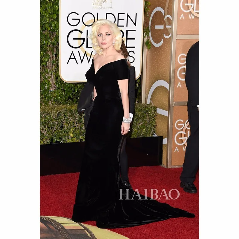 73-Annual-Golden-Globe-Awards-Lady-Gaga-Dress-Mermaid-Black-Velvet-Celebrity-Dresses-2016 (1)