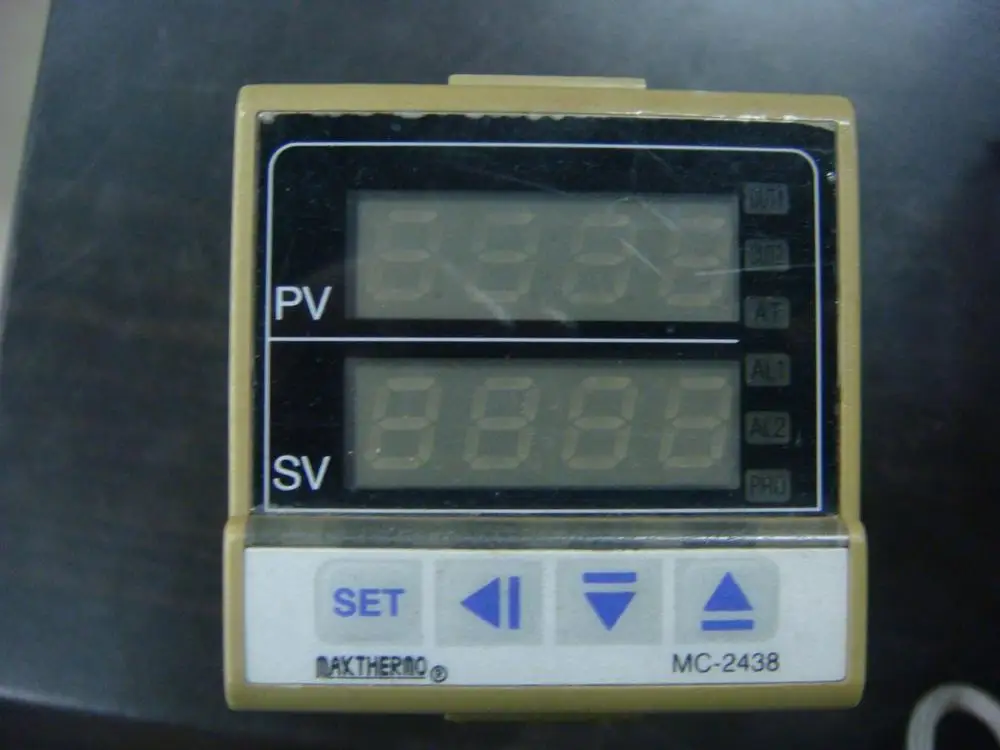 

[SA] Positive! Taiwan MAKTHERMO maximum temperature controller MC-2438 spot 17 --2pcs/lot