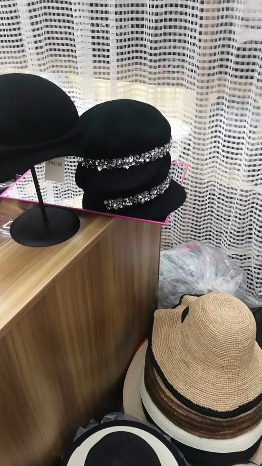 Axi01808 зима% шерсть хорошее качество сплошной Блестящий Алмаз теплый Досуг Леди береты кепки женские шерстяные Козырьки Шляпы