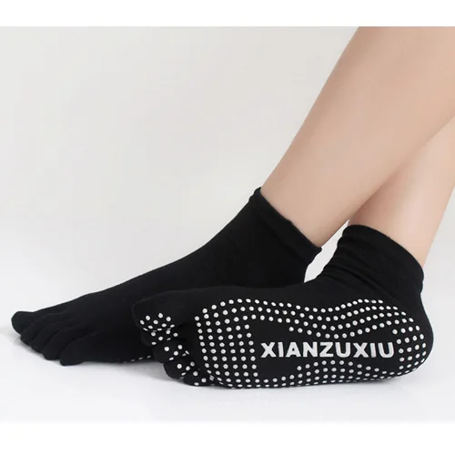 Женские носки с пятью пальцами Нескользящие массажные с резиновым покрытием теплые носки для фитнеса Топ для занятия танцами Пилатес носки - Цвет: Black