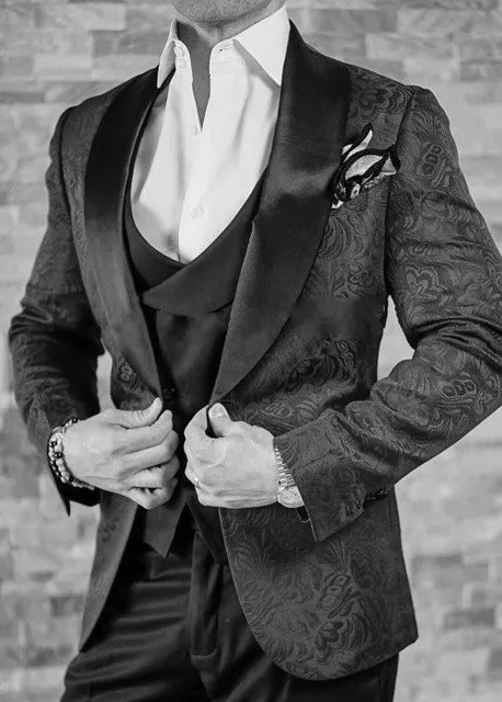 

New Design One Button Black Paisley Groom Tuxedos Peak Lapel Groomsmen Mens Wedding Prom Suits (Jacket+Pants+Vest+Tie) NO:160