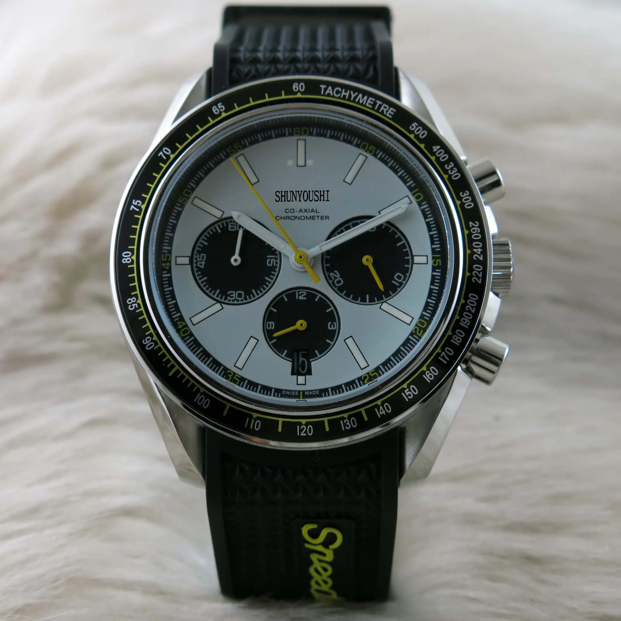 

WG05465 Mens Watches Top Brand Runway Luxury European Design Quartz Wristwatches