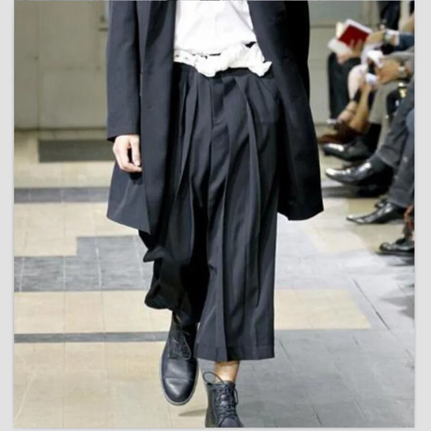 Парижа немейнстрим личности свободная скидка широкая юбка брюки шоу представление брюки дизайн наплыв людей мужская одежда