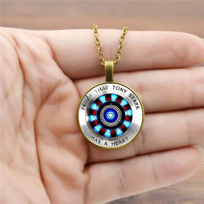 

Marvel Avengers Children's Necklace Toy Iron man Arc Reactor Model Necklace Pendant Jewelry Gift for Kids