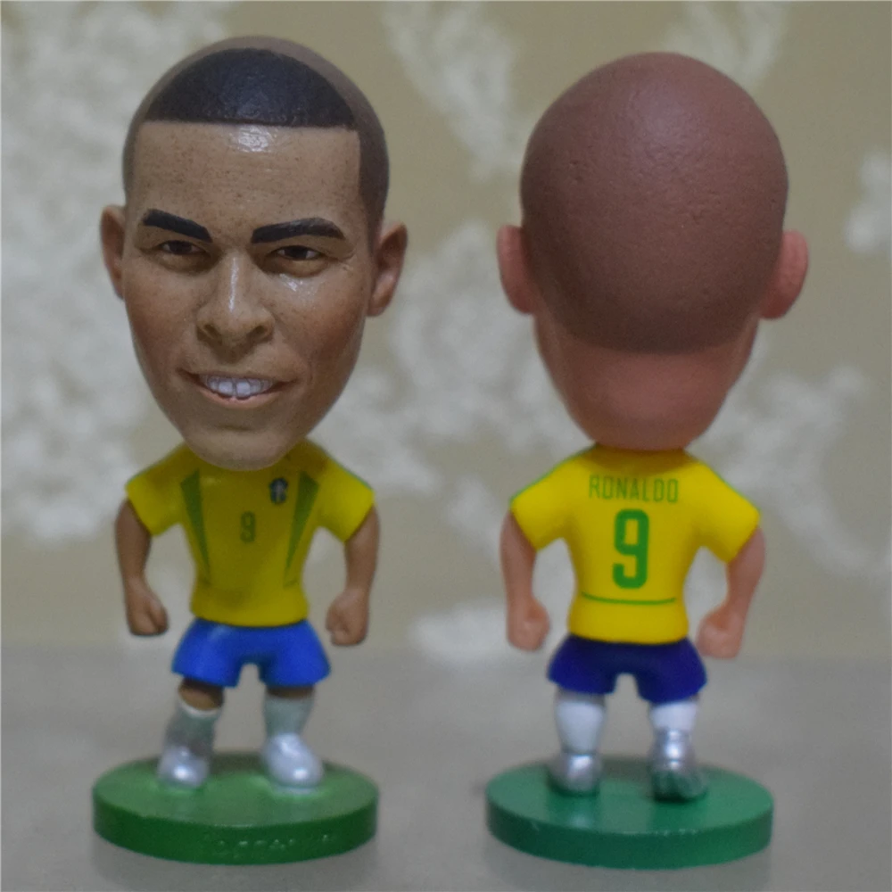 

Soccerwe 6.5 cm Height Football Cartoon Star Dolls Brazil 9# Ronaldo Lima Figurines 2002 Hairs Classic Toy Gift