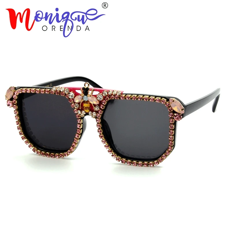 

Fashion Sunglasses women Luxury Bee Decoration Square sungalsses for women and men Oversized Vintage Sun glasses vintage shades