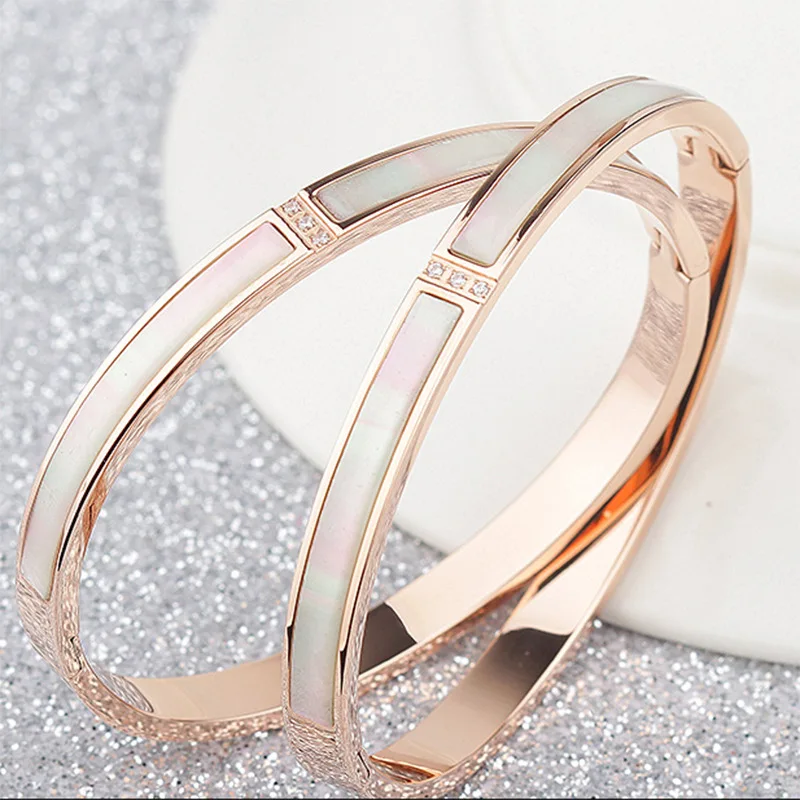 

High Quality 316L Stainless Steel Gold Color Lucite And Shell Bangle With Cubic Zirconia Fashion Bangle For Woman Jewelry
