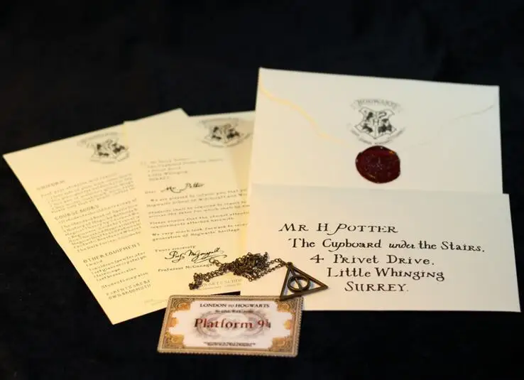 

Hot 3PCS/Set Movie Harri Potter Necklace Admission Letter Of Hogwarts Train Ticket Figure Toy Harri Potter Kid Cosplay Kid Toys