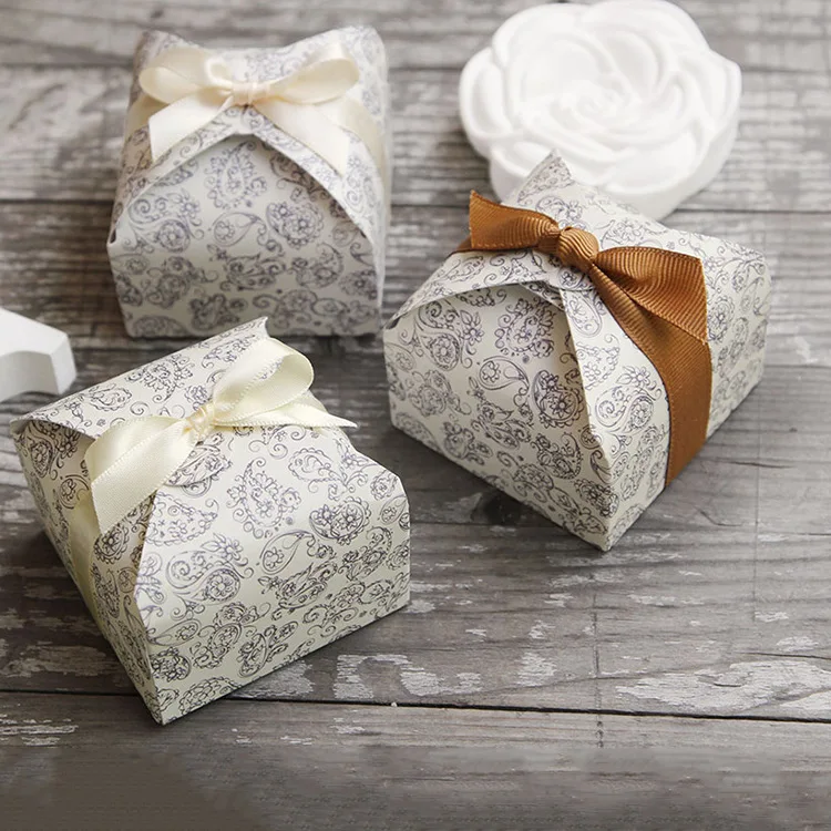 

50pcs/lot candy box wedding small pastry folding with ribbon for party birthday gift box wedding candy chocolate box 6X6X4cm