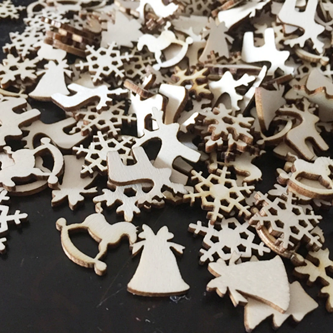 

Good 50pcs Natural wooden DIY Christmas tree Hanging Ornaments Pendant Gifts Tree Snow Flakes table bottle diy decoration