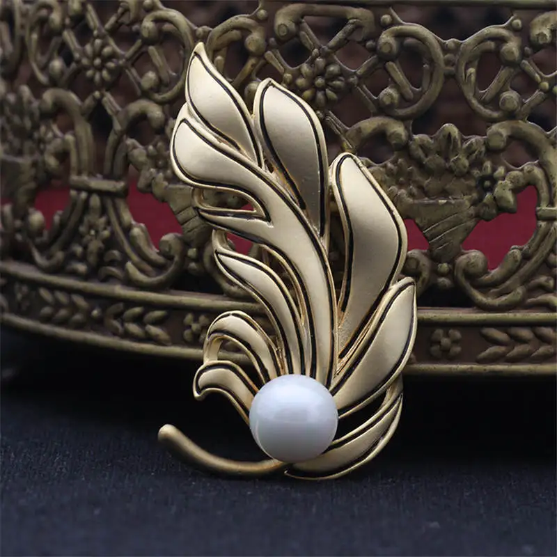 DoreenBeads New Feather Badge with Imitation Pearl Beads Safety Pin