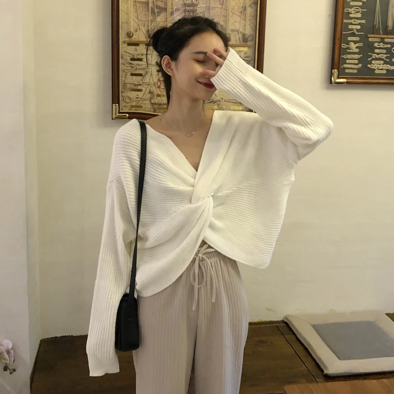 

2 colors 2018 autumn and winter korean style v neck solid color short design sweaters womens sweaters and pullovers (C9164)
