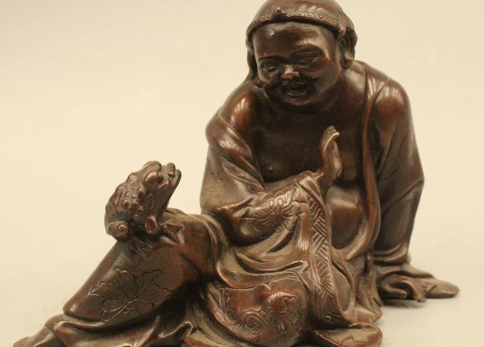 

5"China Chinese Fengshui Bronze Wealth Spittor Women grandma Kwan-Yin Statue