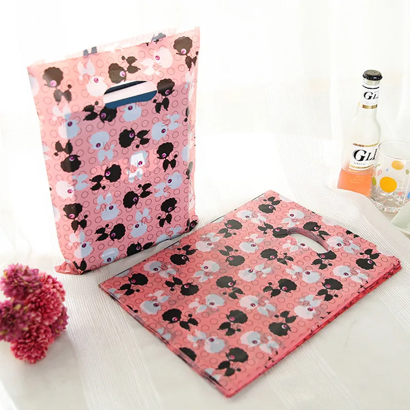 

100pcs/lot Pink Black Dog Pattern Plastic Handle Gift Bags 15x20cm Jewelry Gift Plastic Gift Bag With Handle H027