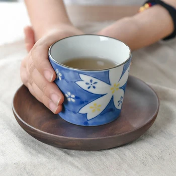 

1pc Chinese Pu'er Tea Cup Ceramic Green Tea Cup Retro Goldfish Sakura Flower Design Drinkware Kung Fu Tea Cup 8 Colors