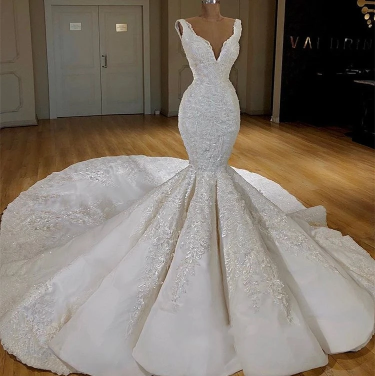 Glamorous V-Neck Lace Mermaid Bridal Gown 2019 Long Sleeveless Wedding Dress 389
