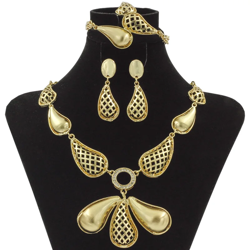 

2018 Fashion New Gift Set Hollow Design Flower Necklace Gold Jewelry Sets African Women Jewelry Accessories & Fine Gift Box