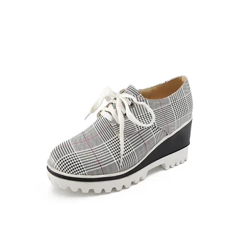 

In the spring of the new version of its 2018 large base with grid joker wide feet high with wedge 43 single shoe tide 18321-40