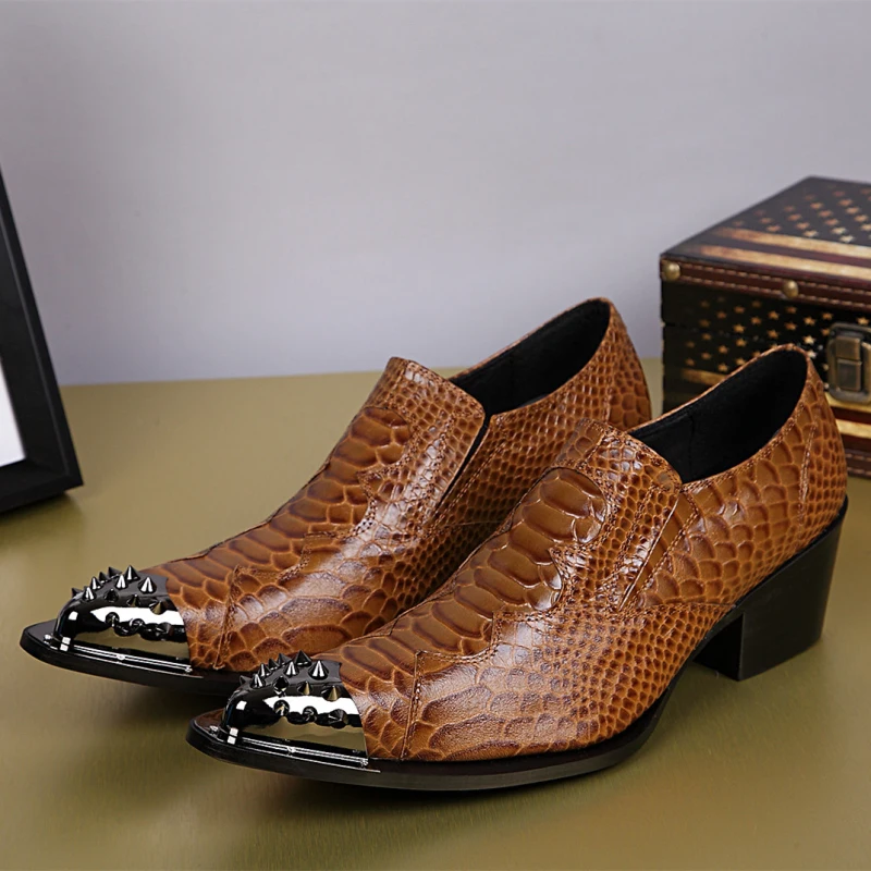 Fashion Formal Men Dress Shoes Pointed Toe Genuine Leather Designer Male Shoes Business Oxford Shoes Rivet Men Flats Plus Size