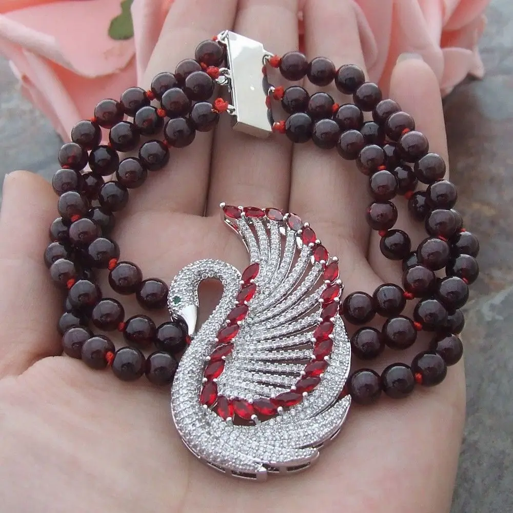 

GE042808 8" 3Strands Round Garnet Bracelet