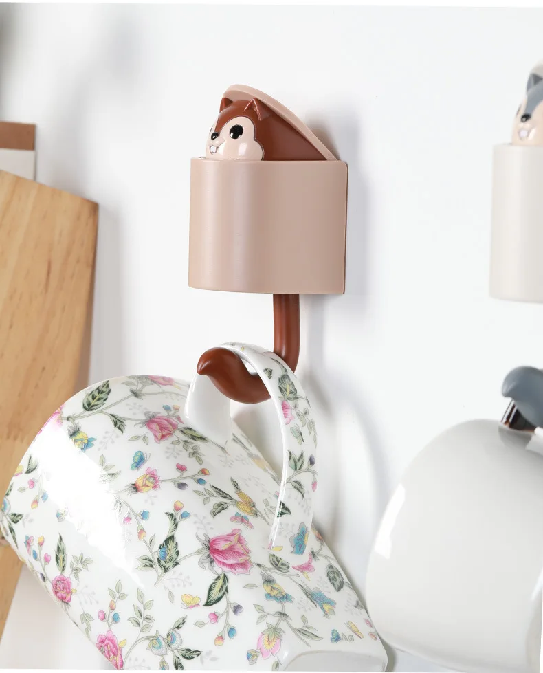 

Creative squirrel coat rack hanger squirrel clothes shoes and hat hook cute little squirrel storage hook