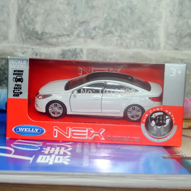 

WELLY 1/36 Scale Car Model Toys Hyundai Grandeur Diecast Metal Pull Back Car Toy New In Box For Gift/Kids/Collection