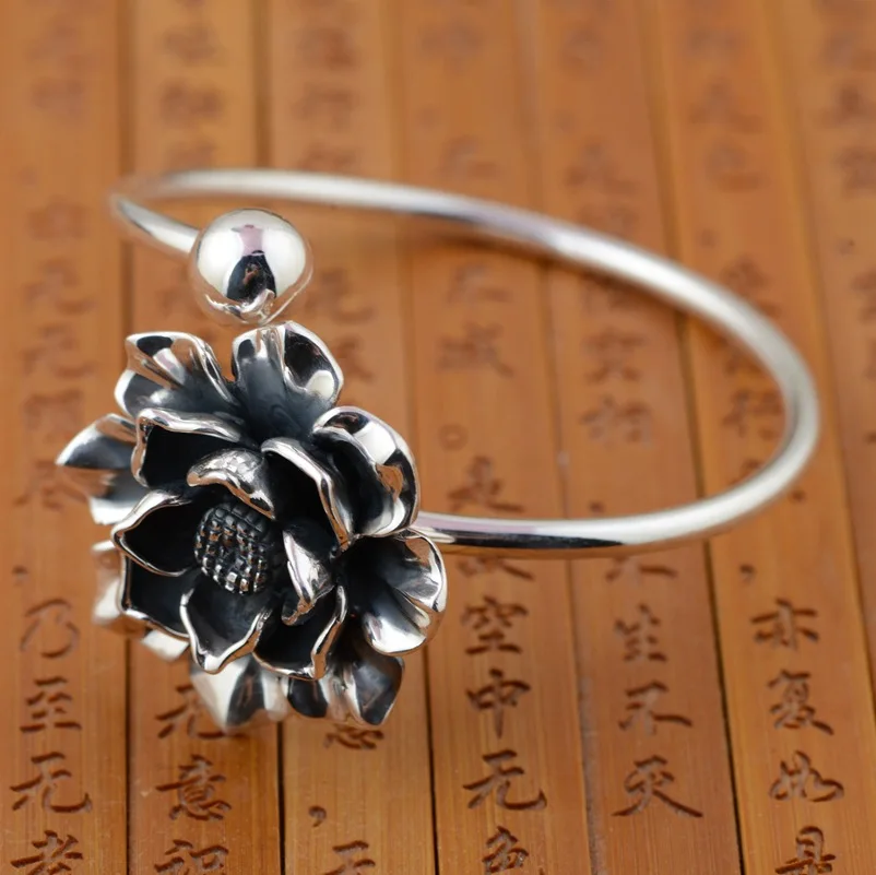 Wang Yinshi silver deer wholesale S990 Sterling Silver Bracelet exquisite flower shape hand decorated new shelves Wang Yinshi silver deer wholesale S990 Sterling Silver Bracelet exquisite flower shape hand decorated new shelves